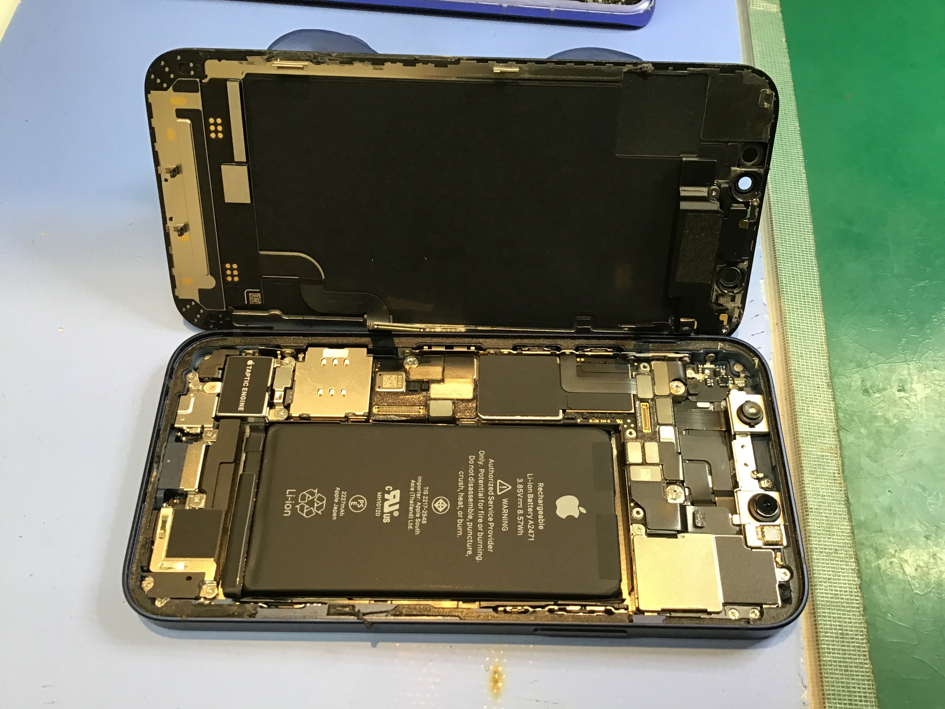 iPhoneのバッテリー交換はスマホ修理工房京王聖蹟桜ヶ丘ショッピングセンターB館店にお任せください